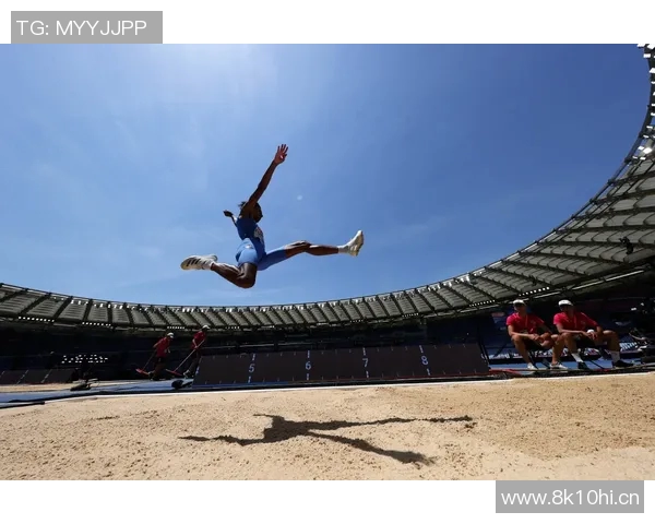 体操运动员的拼搏与梦想:从练习到巅峰的无尽追求 体操运动员的拼搏与梦想:从练习到巅峰的无尽追求
